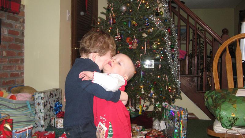 IMG_3923.JPG - Christmas hugs!