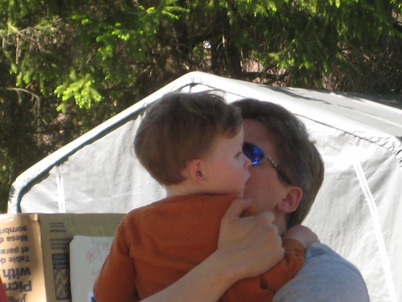 1010061868.JPG - Kisses from daddy