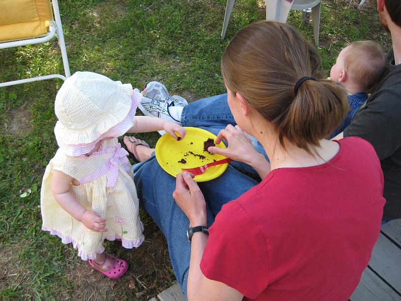 IMG_1960.JPG - Helping herself :)